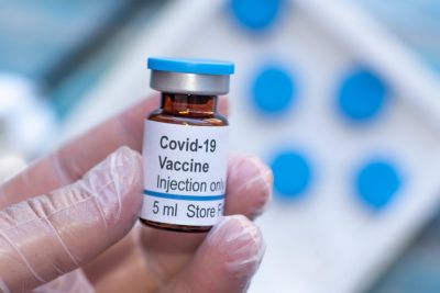 Вакцинація від коронавірусу в Польщі. Умови щеплення іноземців