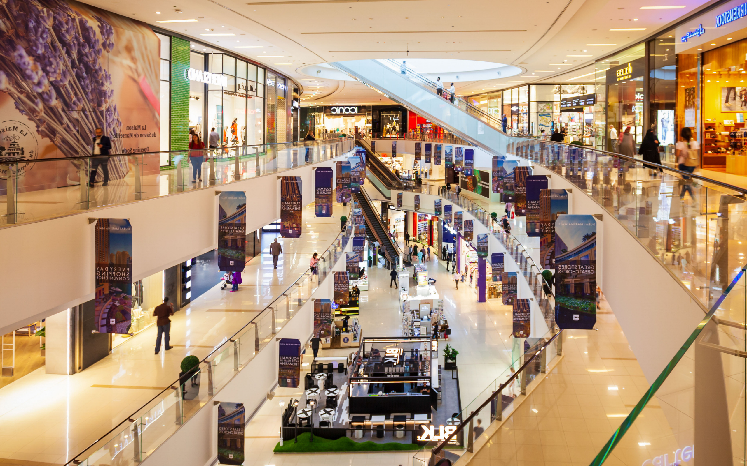 коли магазини працюють в неділю