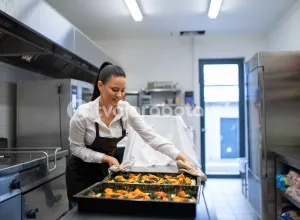 Помощник на кухне отеля