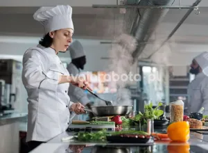 Помощник повара с опытом работы на кухне