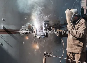 Судновий зварювальник на верфі