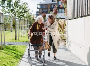 Опікунка для літньої пані