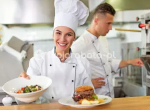 Кухар у приморському готелі