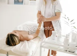 Масажистка в SPA готелю