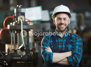 Работник на производстве