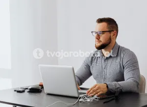 Младший специалист по логистике