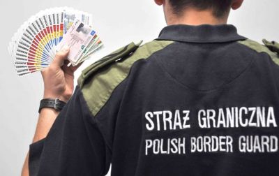 В Польше поймали украинца с 25 фальшивыми паспортами