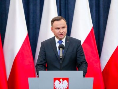 Президент Польши предлагает ослабить запрет абортов