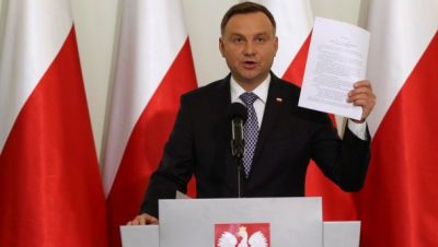 Президент Польши подписал спецзакон о борьбе с коронавирусом.