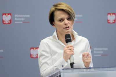 Вице-премьер Ядвига Эмилевич указала дату отмены запретов и разблокирования польской экономики
