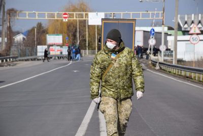 Украина закрывает пропускные пункты для пешеходов