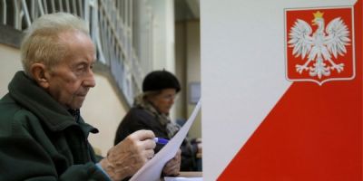 Экзит-полы показали победу партии Качиньского на выборах в Польше