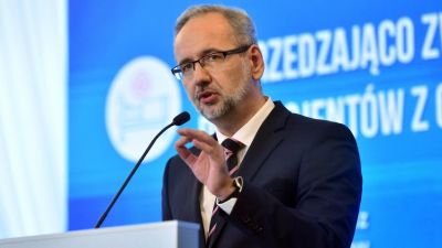 Правительство Польши объявляет о массовых тестах на коронавирус в трех воеводствах
