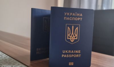 Граждане Украины могут оформить ID-карту и загранпаспорт в Варшаве