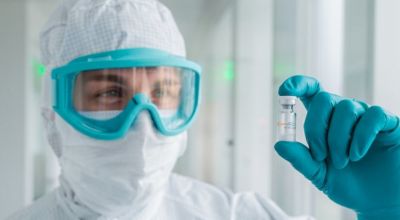 Еврокомиссия заказала 2 млрд доз вакцины от коронавируса